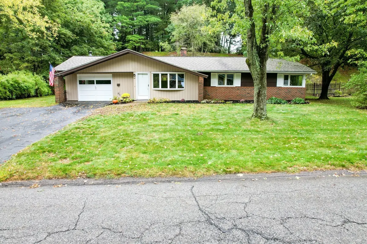 29 Eisenhower Road, Framingham, MA 01701 - #1