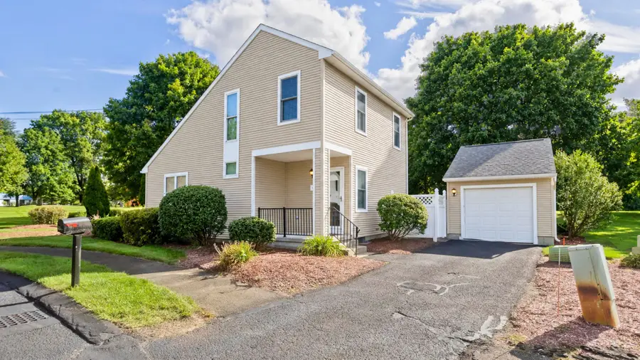 27 Curry Lane #27, Chicopee, MA 01022 - #2