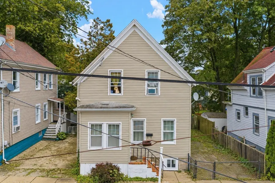 96 Pierce St, New Bedford, MA 02740 - #3