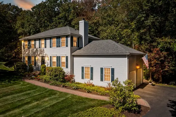 12 Jasmine Rd, Medway, MA 02053