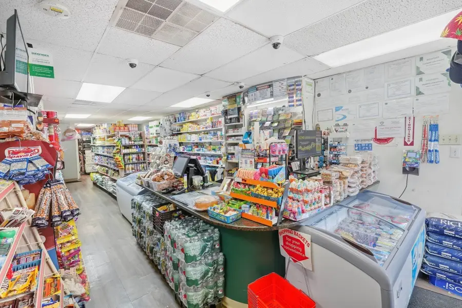 43 Broad St, Lynn, MA 01902 - #3