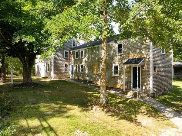 687 Main St, Wareham, MA 02571