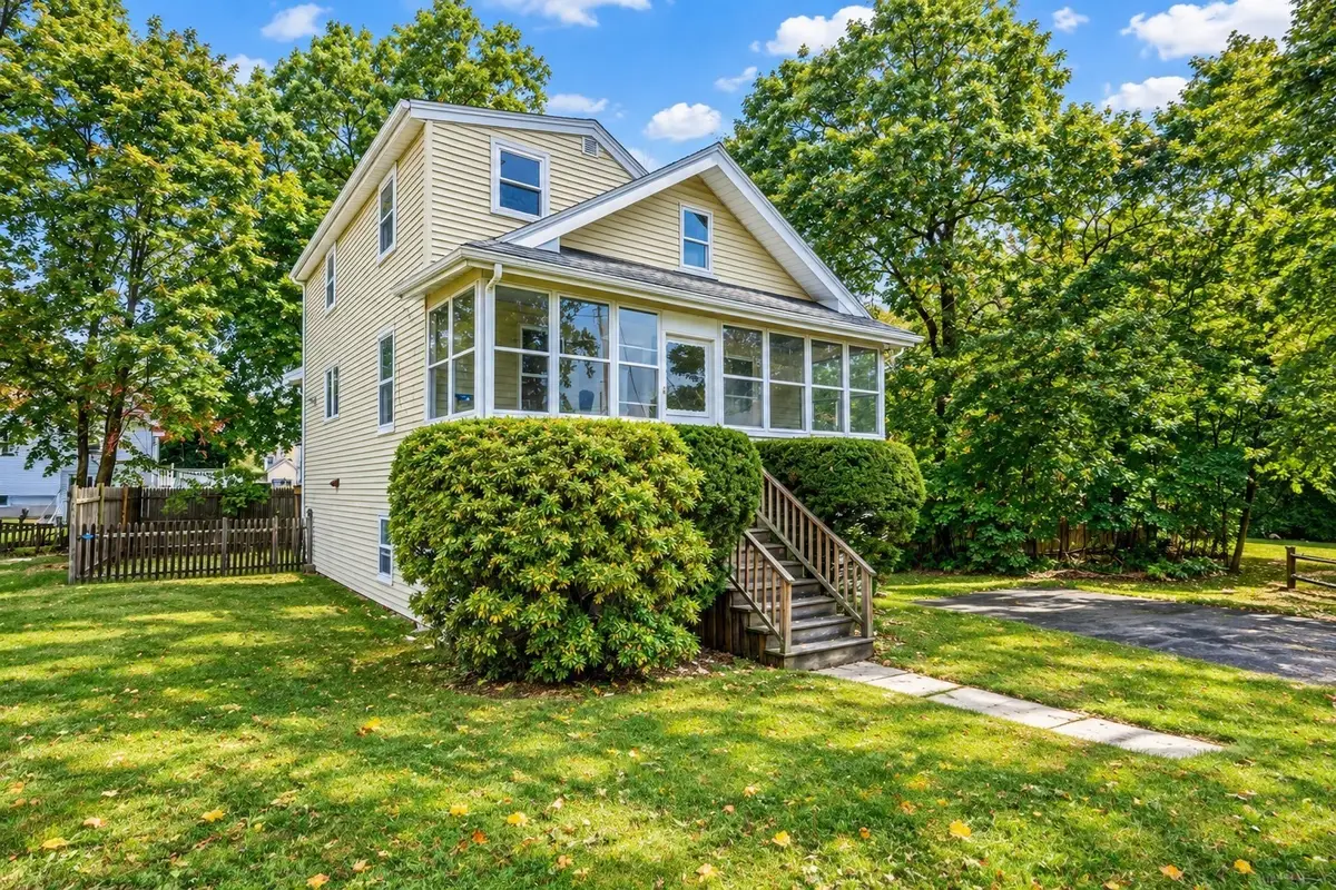 4 Circuit Rd., Braintree, MA 02184 - #1