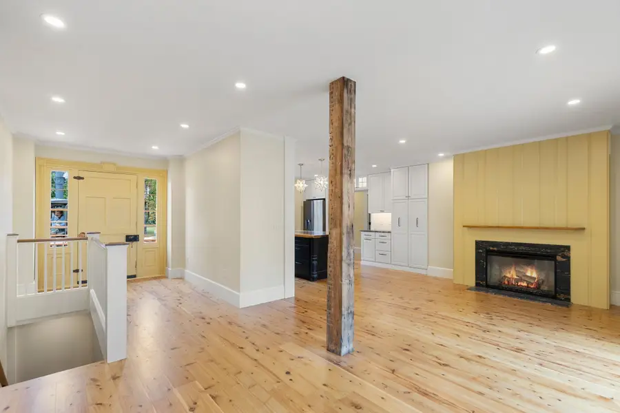 678 Massachusetts Ave #1, Lexington, MA 02421 - #3