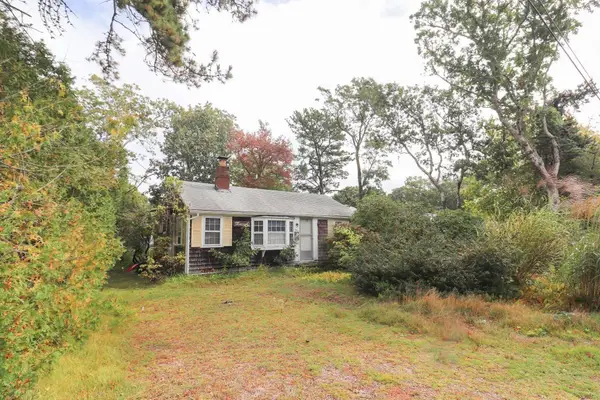 64 Sunset Ln, Dennis, MA 02670