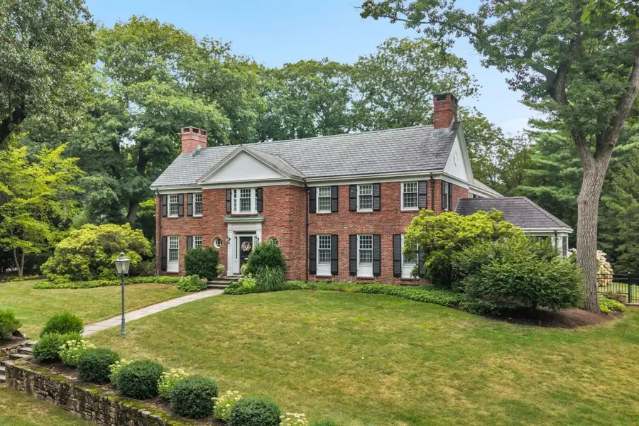 135 Edmunds Road, Wellesley, MA 02481 - #3