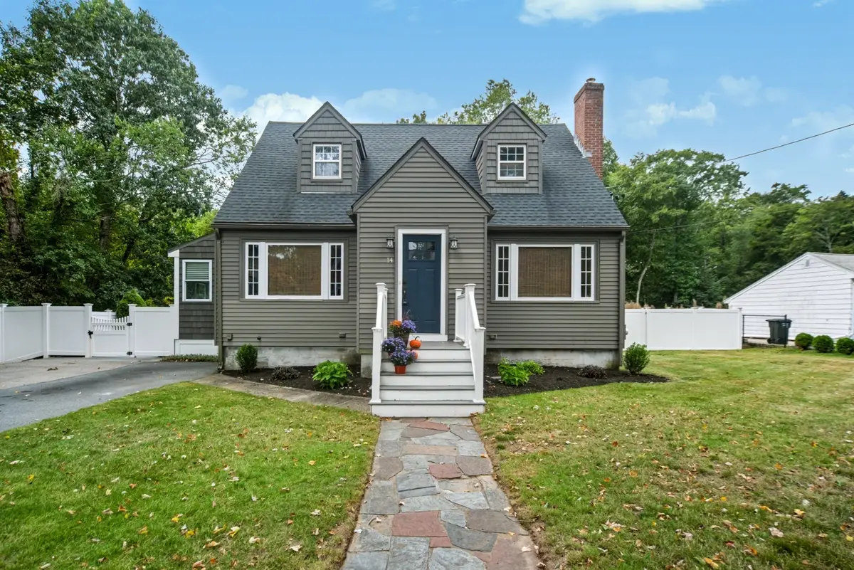 14 Nelson St, Hopedale, MA 01747 - #1