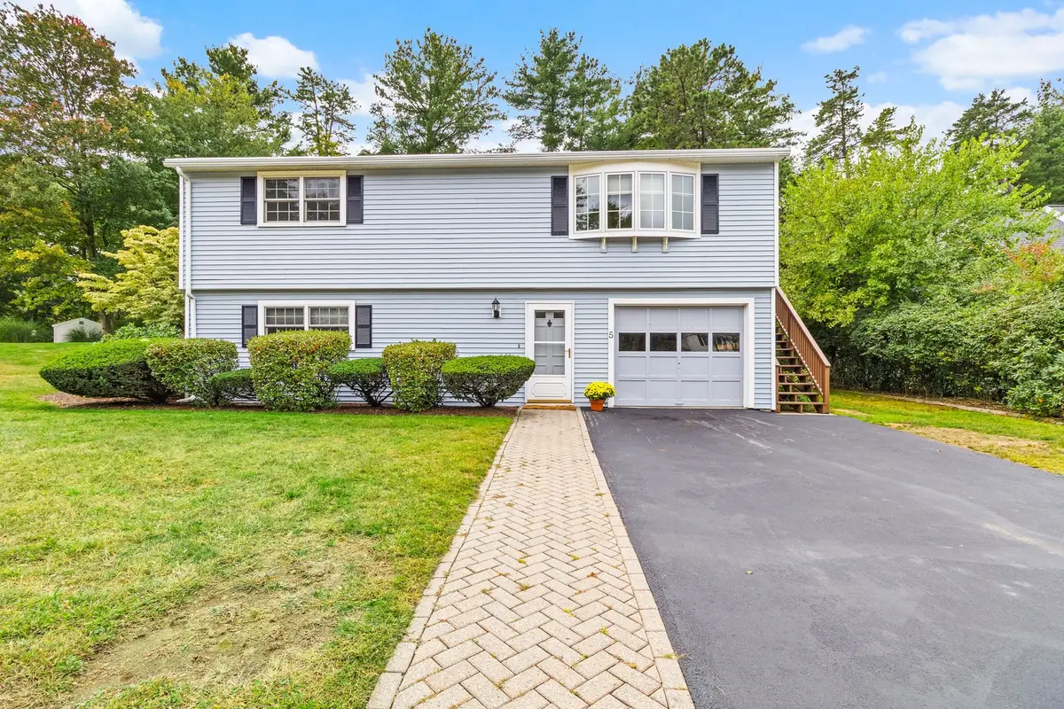 5 Memorial Dr, Northborough, MA 01532 - #1