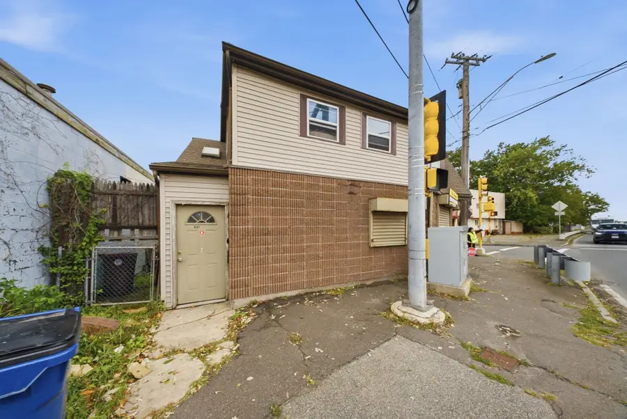 831 N Shore Rd, Revere, MA 02151 - #3