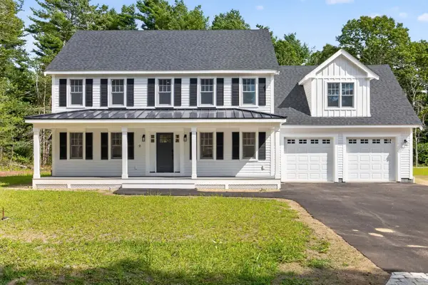 9 Estrella Ln, Falmouth, MA 02536