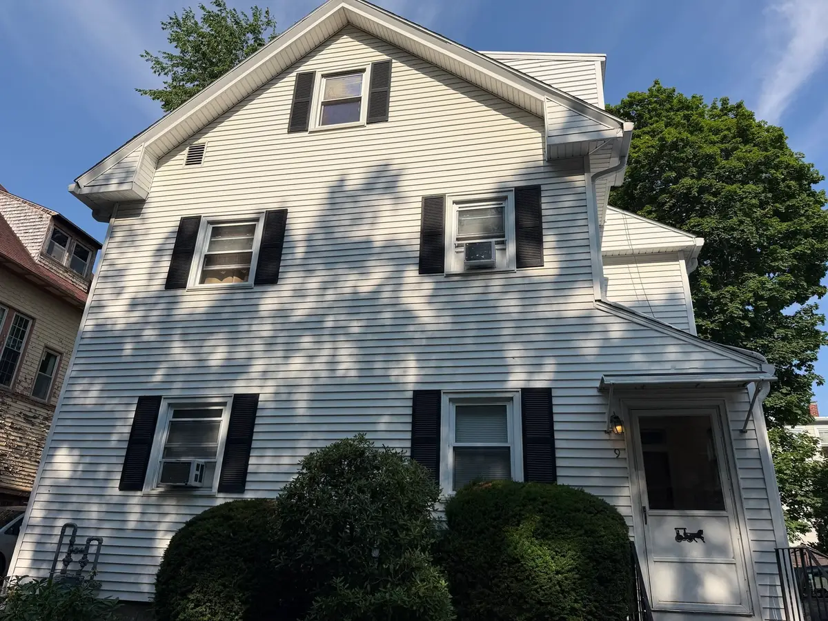 9 Wachusett St, Worcester, MA 01609 - #1