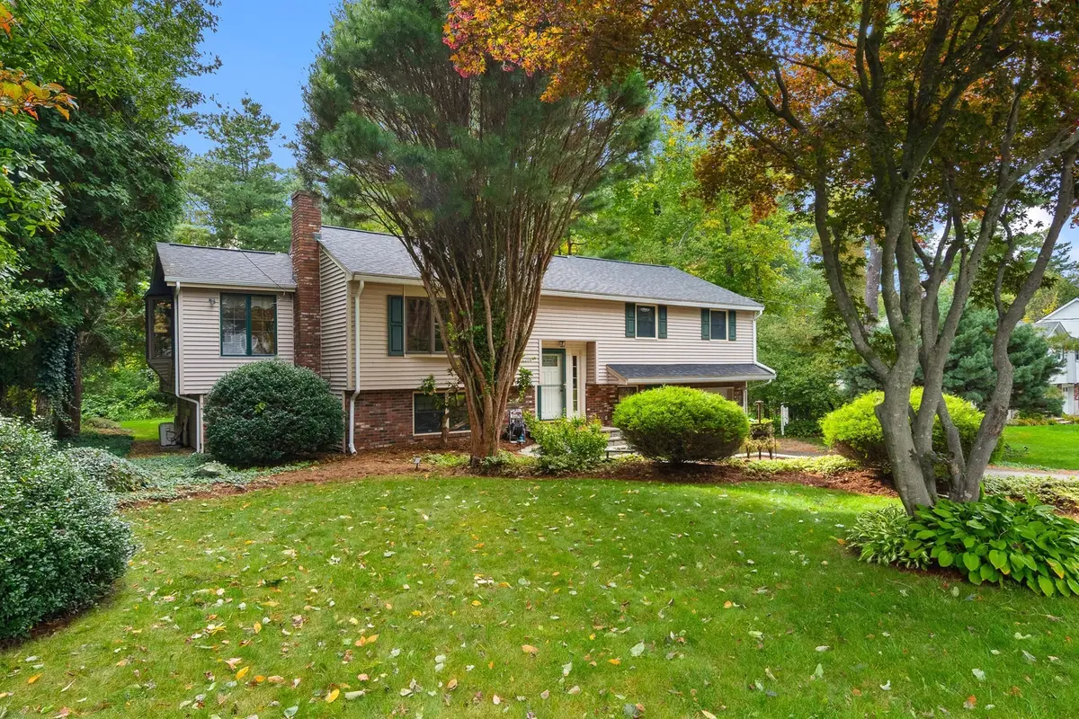 42 Freeport Dr, Burlington, MA 01803 - #1