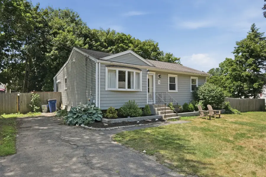3 Carol Lane, Medway, MA 02053 - #2