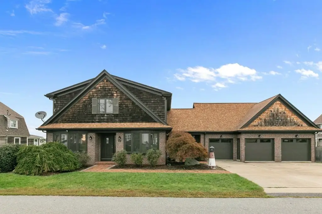 68 Seaview Ave, Swansea, MA 02777 - #1