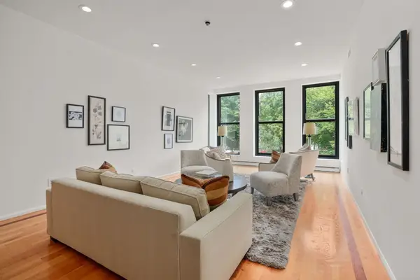 160 Commonwealth Avenue #218, Boston, MA 02116