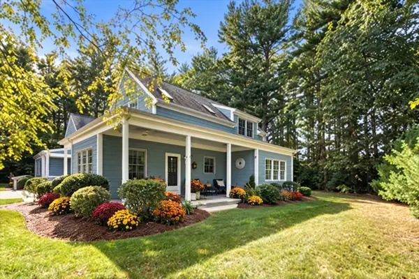 39 Hathaway Pond Cir #39, Rochester, MA 02770