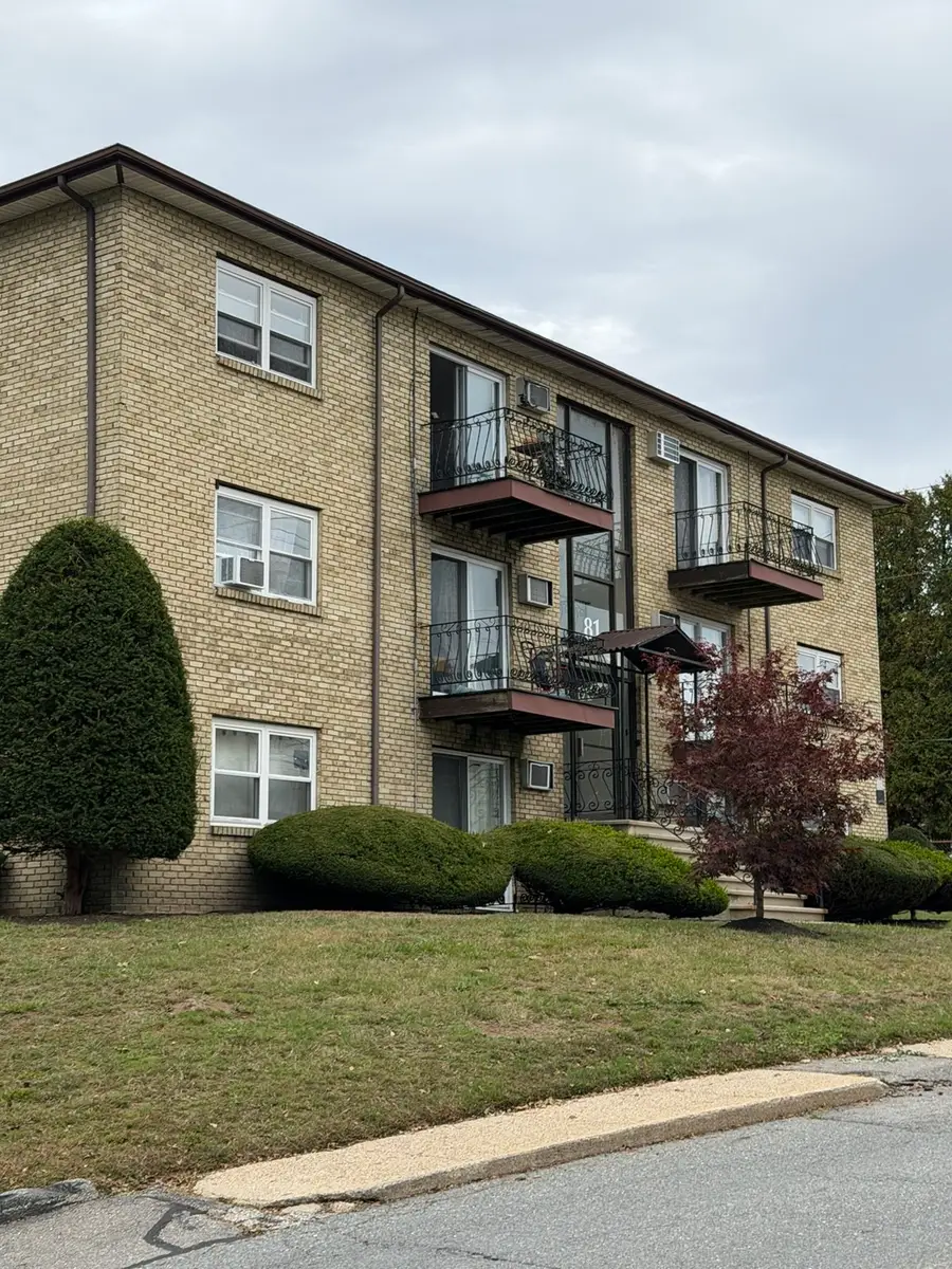 81 High St #4, Amesbury, MA 01913 - #2