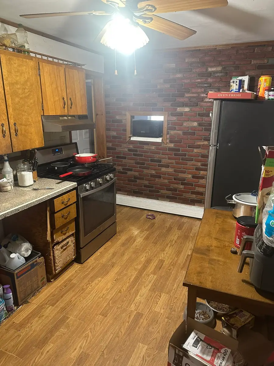28 Lyric St, Pittsfield, MA 01201 - #3