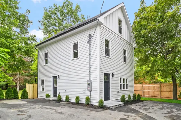 22 Belknap Court, Concord, MA 01742