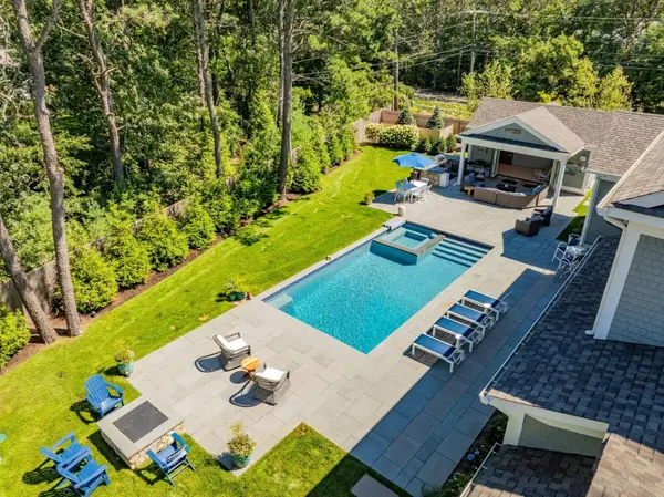 7 Willow Circle, Mashpee, MA 02649