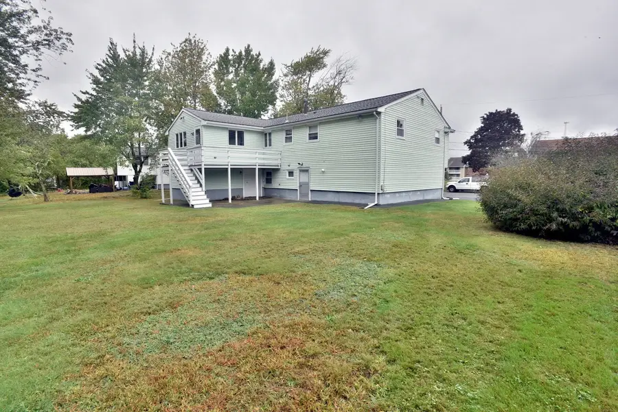 18 Delorenzo Dr, Randolph, MA 02368 - #3