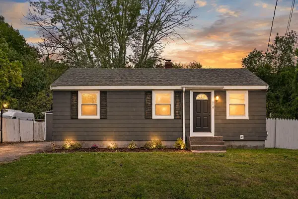 519 Turnpike St, Easton, MA 02375