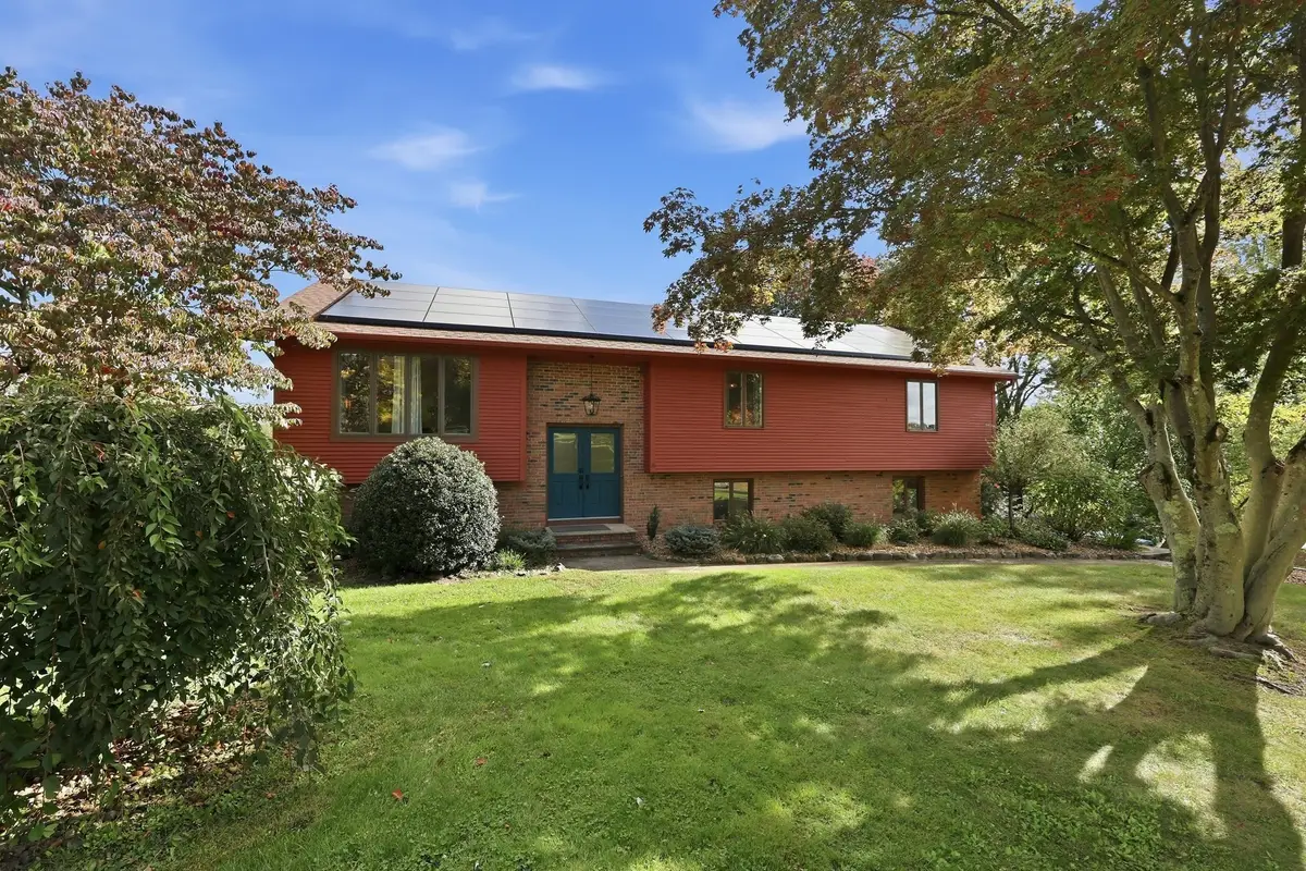 36 Goldenview Drive, West Springfield, MA 01089 - #1