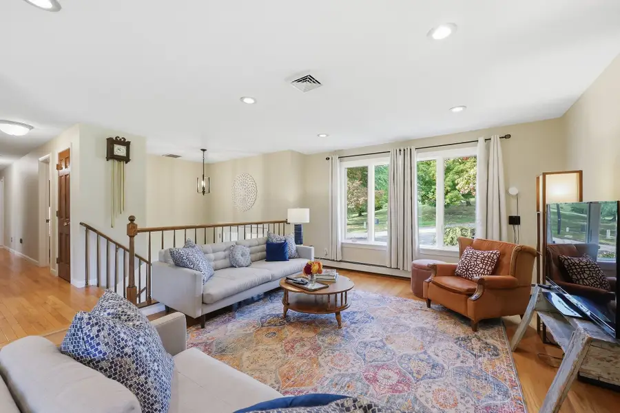 36 Goldenview Drive, West Springfield, MA 01089 - #2