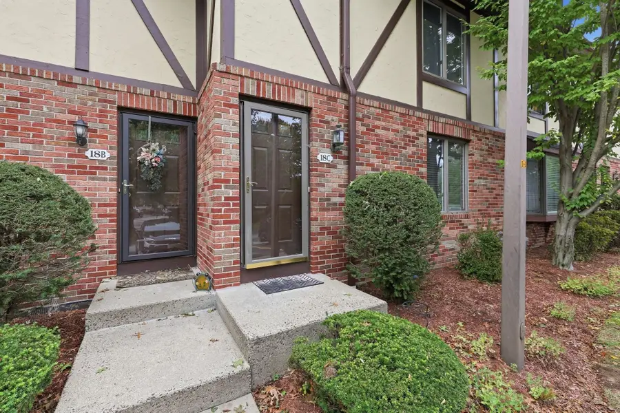 18 Mansion Woods Dr #C, Agawam, MA 01001 - #2