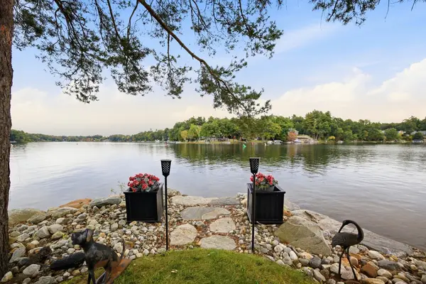 18 Brayton, Southwick, MA 01077