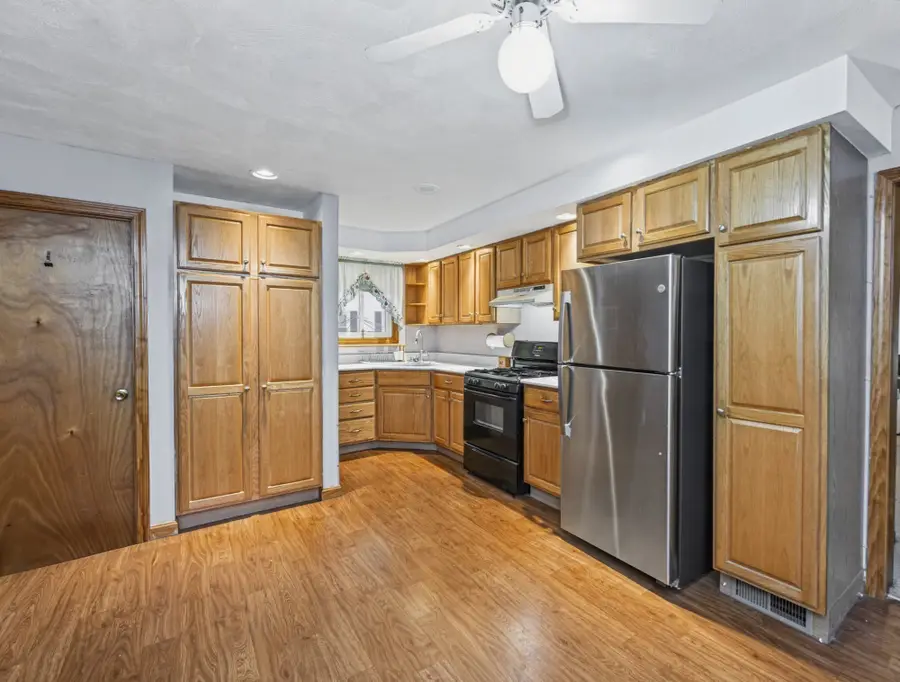100 West St, Lowell, MA 01850 - #3