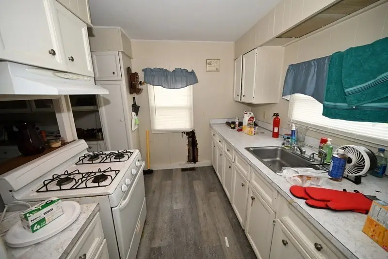 8 Francis Street, East Wareham, MA 02538 - #3