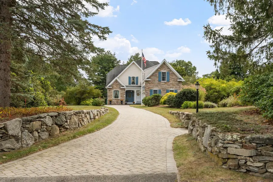 52 High St, Chelmsford, MA 01824 - #2