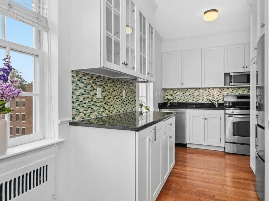 46 Browne St #5, Brookline, MA 02446 - #3