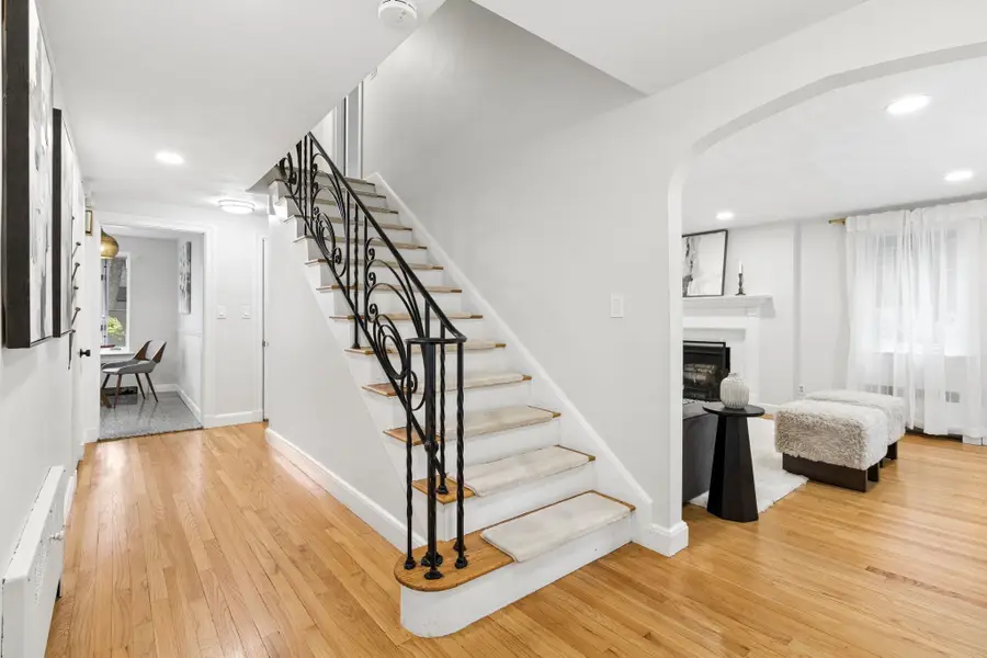 17 Woodhaven Rd, Newton, MA 02468 - #3