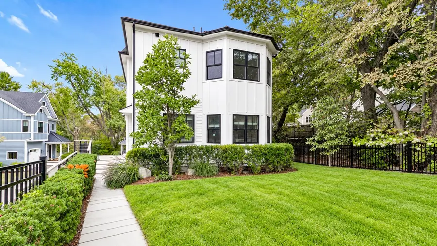 148 Pine St, Newton, MA 02466 - #2