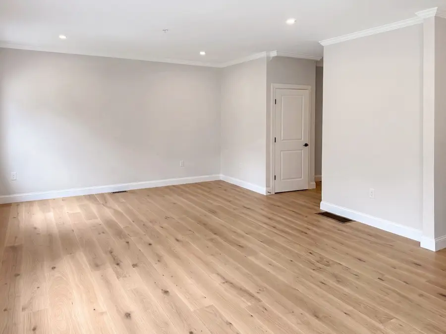 9 Whitman Circle #9, Bellingham, MA 02019 - #3