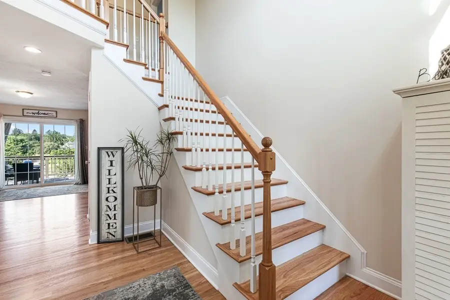 18 Blue Grass Circle, Taunton, MA 02780 - #3