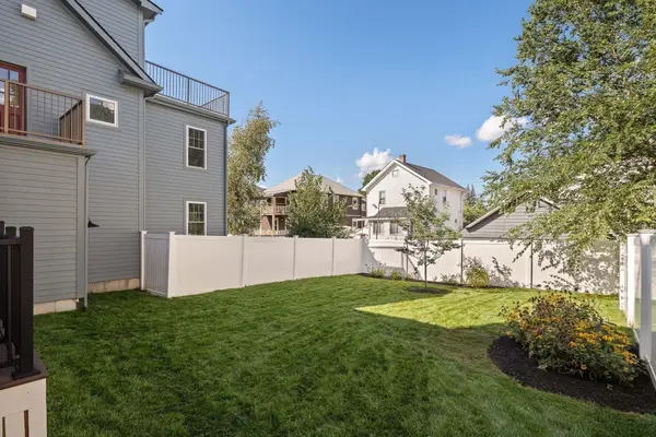 35 Cotting St #35, Medford, MA 02155