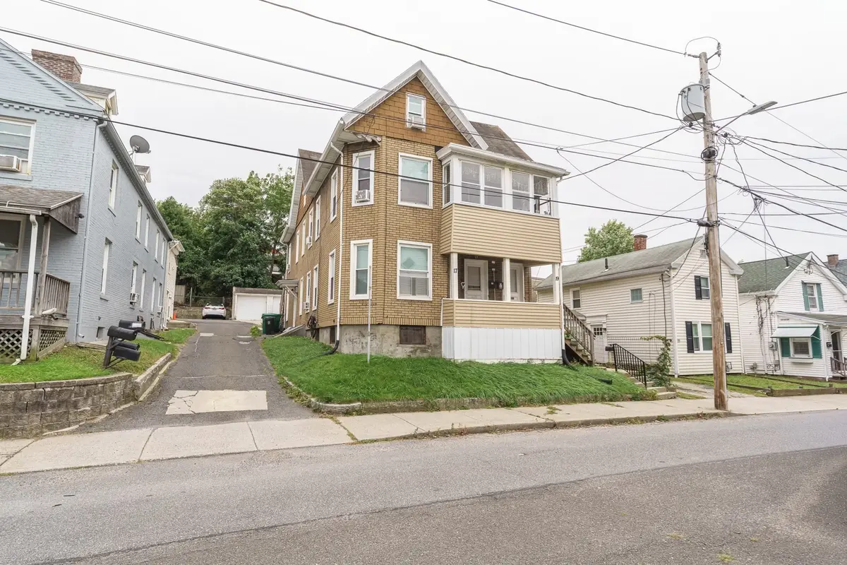 17 Spring St, Chicopee, MA 01013 - #1