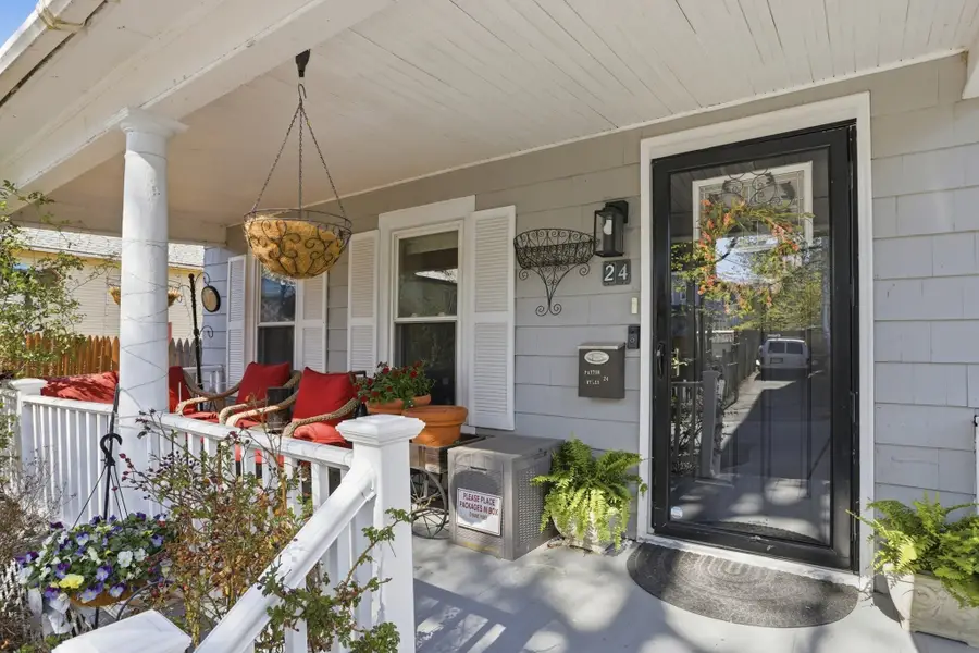24 Lawrence St, Fitchburg, MA 01420 - #2