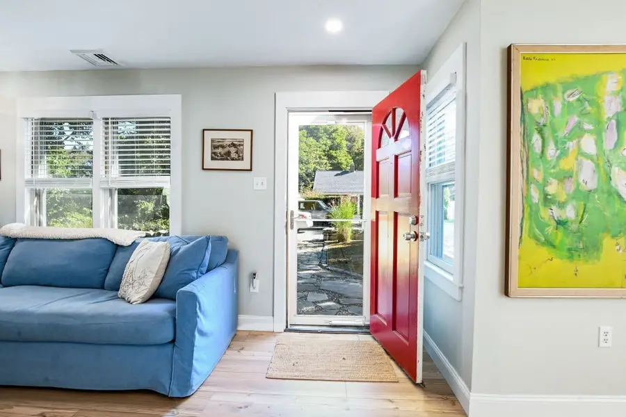 14 Amvets Ave, Falmouth, MA 02540 - #3