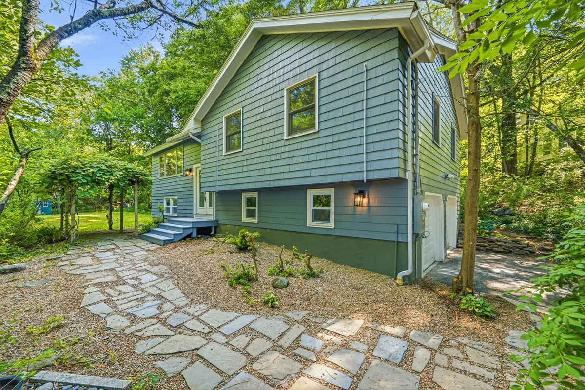 7 Hillcrest Dr, Acton, MA 01720 - #1