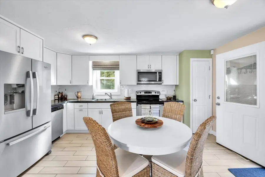 87 Seabrook Dr, Teaticket, MA 02536 - #2
