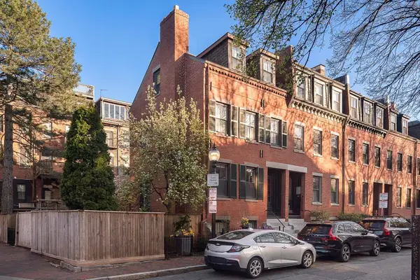 8-9 Ringgold St, Boston, MA 02118