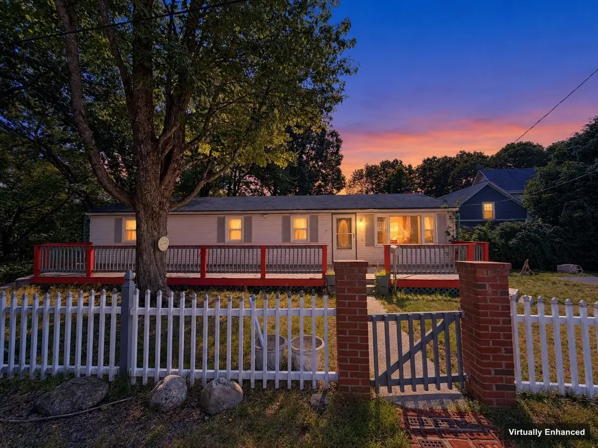 7 Upton St, Fitchburg, MA 01420 - #1
