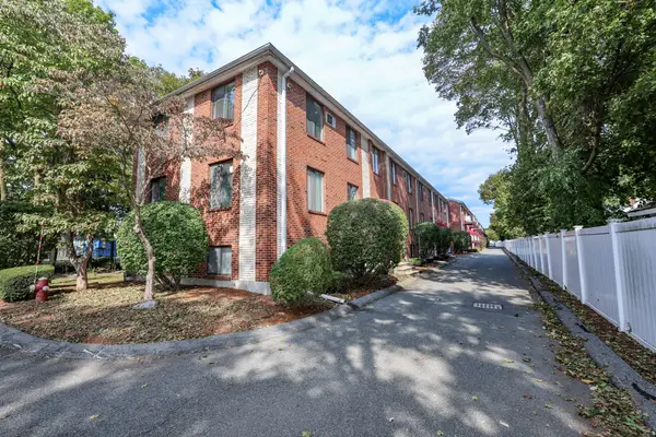 3 Richardson St. #B4, Wakefield, MA 01880