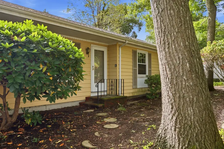 66 Eleanor St, Dartmouth, MA 02747 - #3