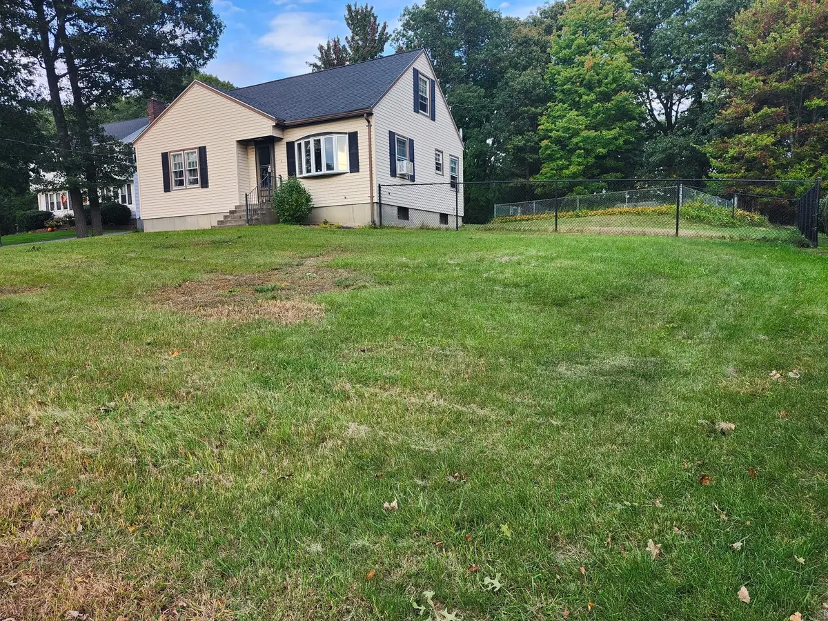 4 Westview Ave, Millbury, MA 01527 - #1