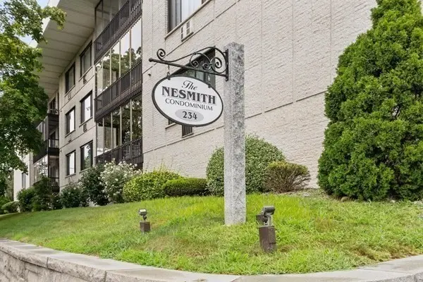 234 Nesmith St #14, Lowell, MA 01852
